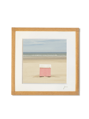 tirage photo petit format encadré à la main représentant une cabane rose sur la plage de berck