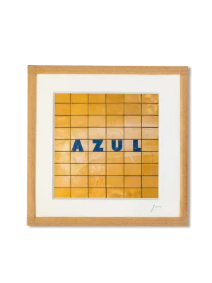 tirage photo petit format encadré à la main représentant un mur d'azulejos jaunes de Porto avec le mot Azul