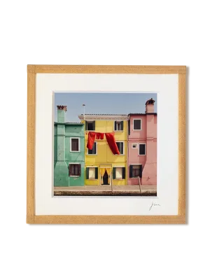 tirage photo petit format encadré à la main représentant des façades de maisons colorées de Burano