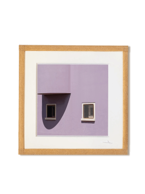 tirage photo petit format encadré à la main représentant une façade violette